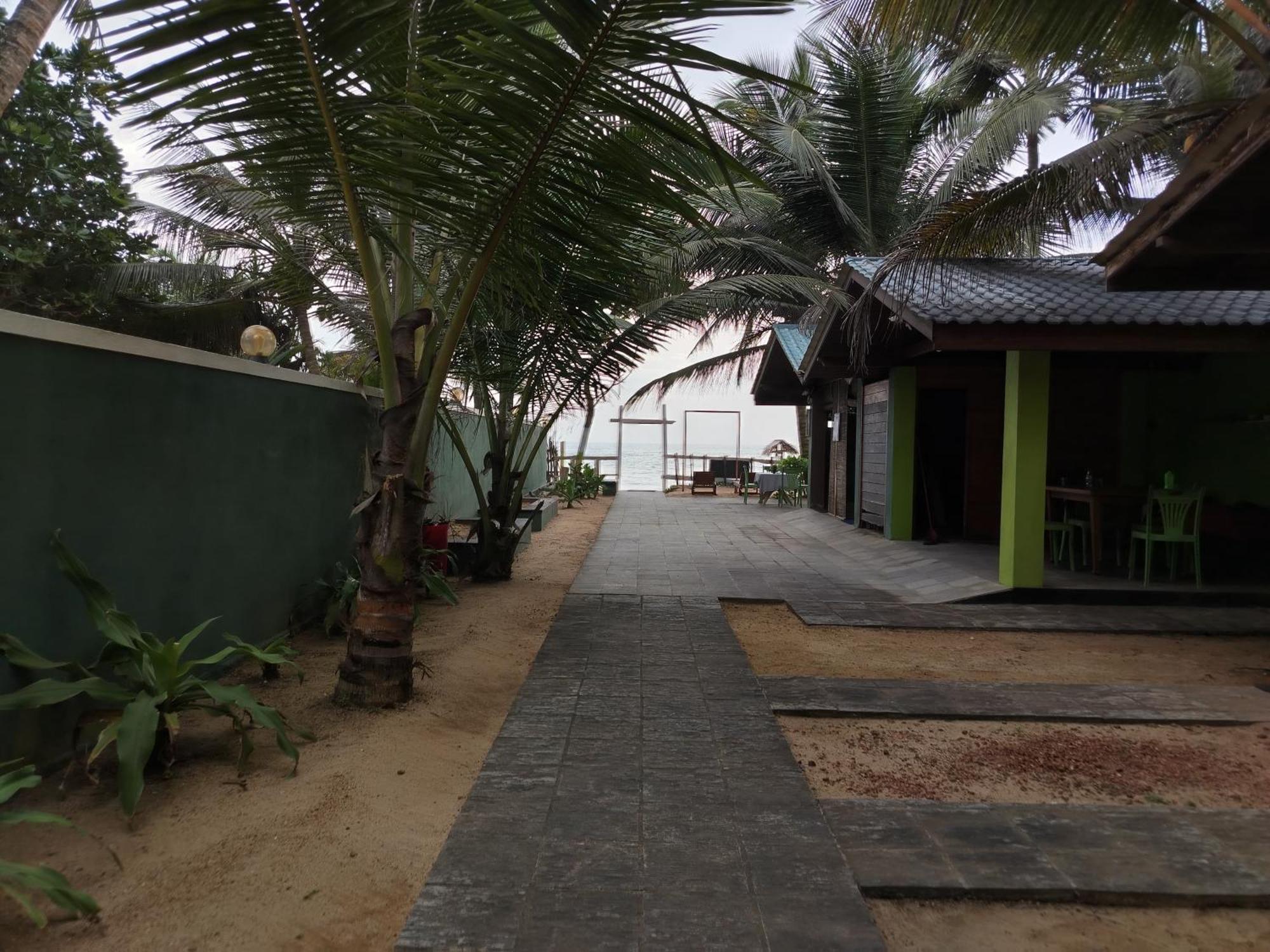 Little Beach Induruwa Exterior foto